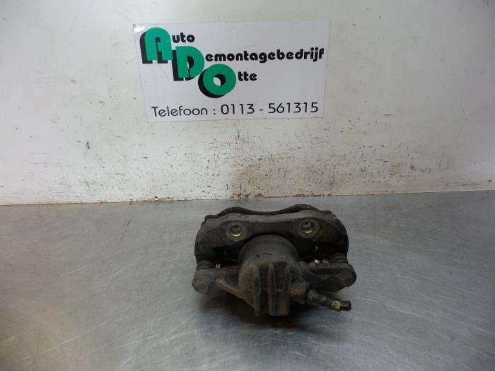Etrier de frein (pince) avant gauche d'un Peugeot Partner (P, Autos : Pièces & Accessoires, -, 3 mois de garantie, Utilisé, -