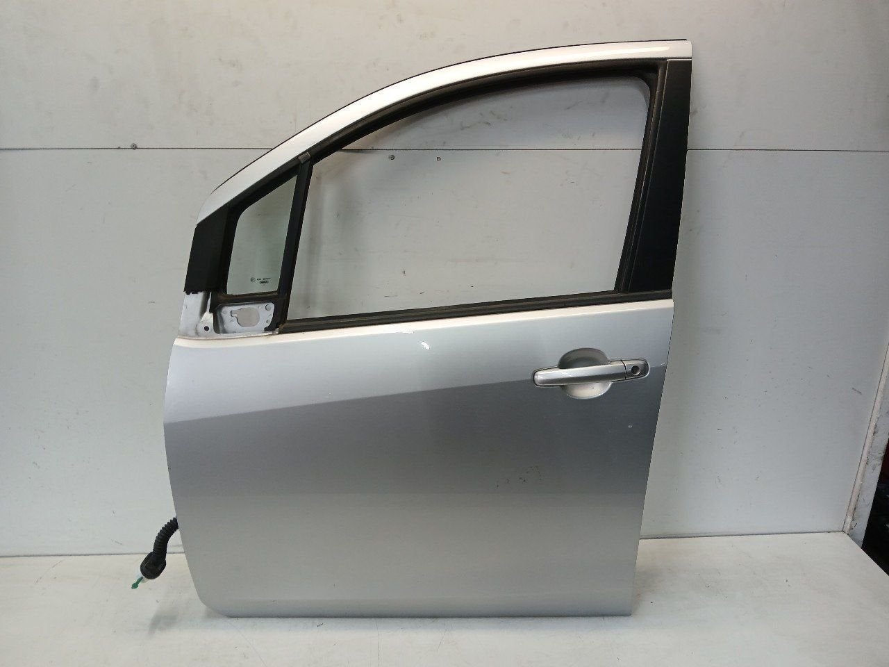 Portier links voor Suzuki Splash, Onderdelen@venauto.nl, Van der Ven Autorecycling B.V., Ettenseweg 76, 4706 PB Roosendaal, The Netherlands