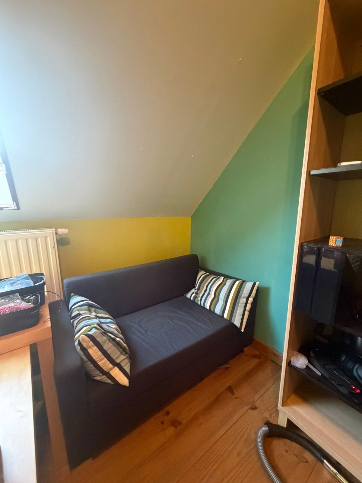 IKEA SOLSTA 2-zits zetel / slaapbank – donkergrijs, Huis en Inrichting, Ophalen, Stof