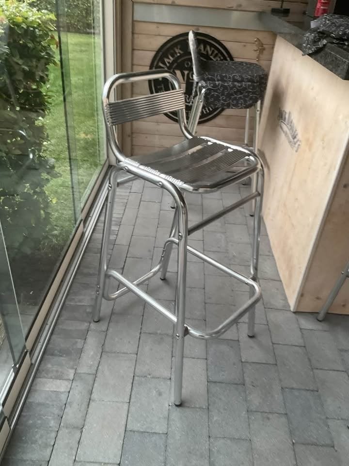 4 almeira  aluminium barkrukken met overtrek Jack Daniels, Avec repose-pieds, 4 tabourets, Enlèvement, Utilisé