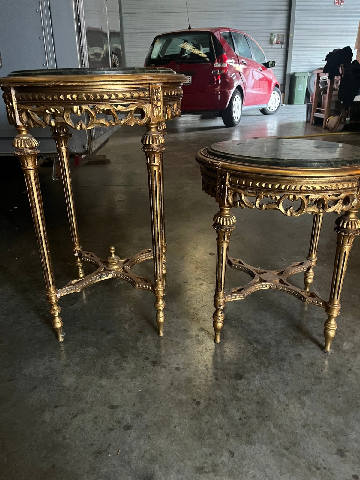 Prachtige set van 2 bijzettafels – Louis XVI-stijl – marmer, Antiek en Kunst, Ophalen