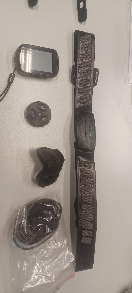 Garmin edge 130 hartslag sensoren lichten en steunen, Vélos & Vélomoteurs, Accessoires vélo | Compteurs de vélo, Enlèvement ou Envoi