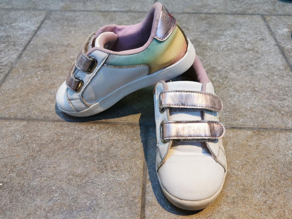 Witte sneakers K3 met regenboogaccent maat 32, Kinderen en Baby's, Ophalen, Gebruikt, Meisje, Schoenen