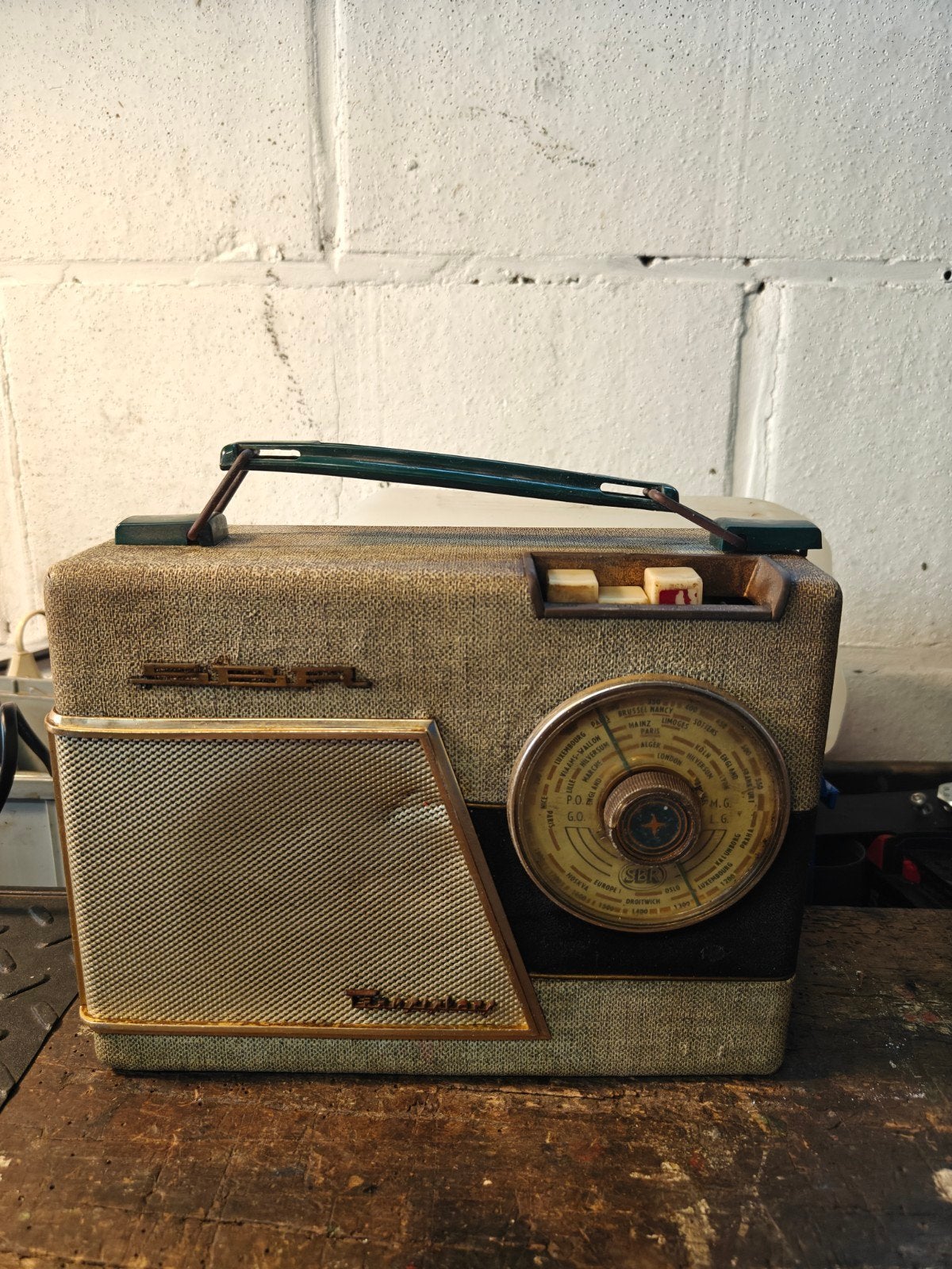 SBR transistorradio, Enlèvement