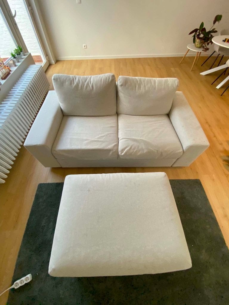 IKEA KIVIK 2-zitsbank + grote poef – lichtbeige, Enlèvement, Utilisé