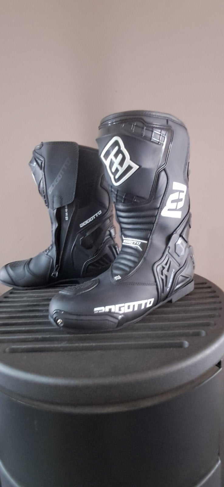 Bogotto Assen Motorlaarzen M45, Motoren, Ophalen, Nieuw zonder kaartje