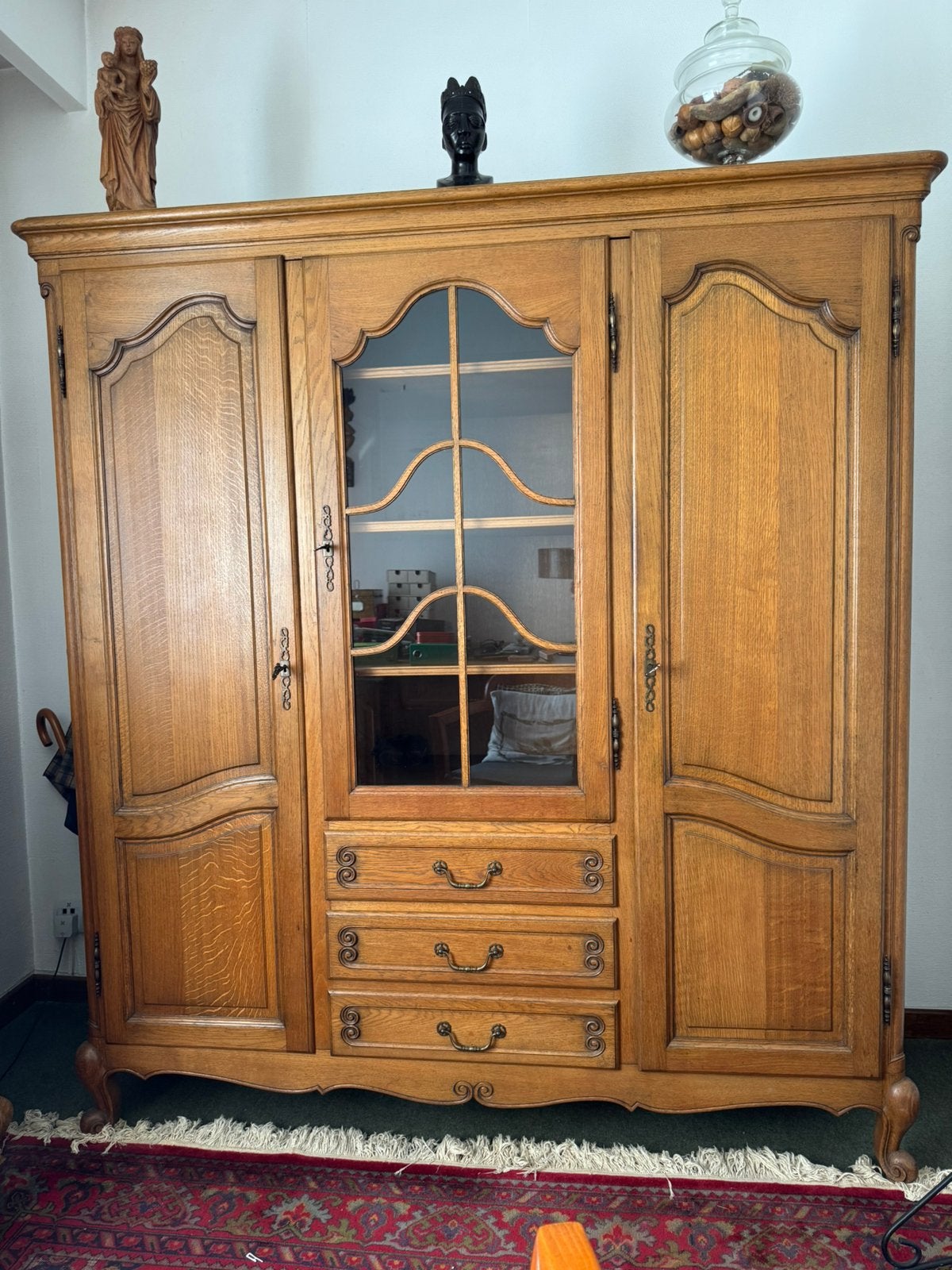 Vitrine et vaisselier en chêne massif 163 cm, Avec tablette(s), 150 à 200 cm, Comme neuf, Chêne