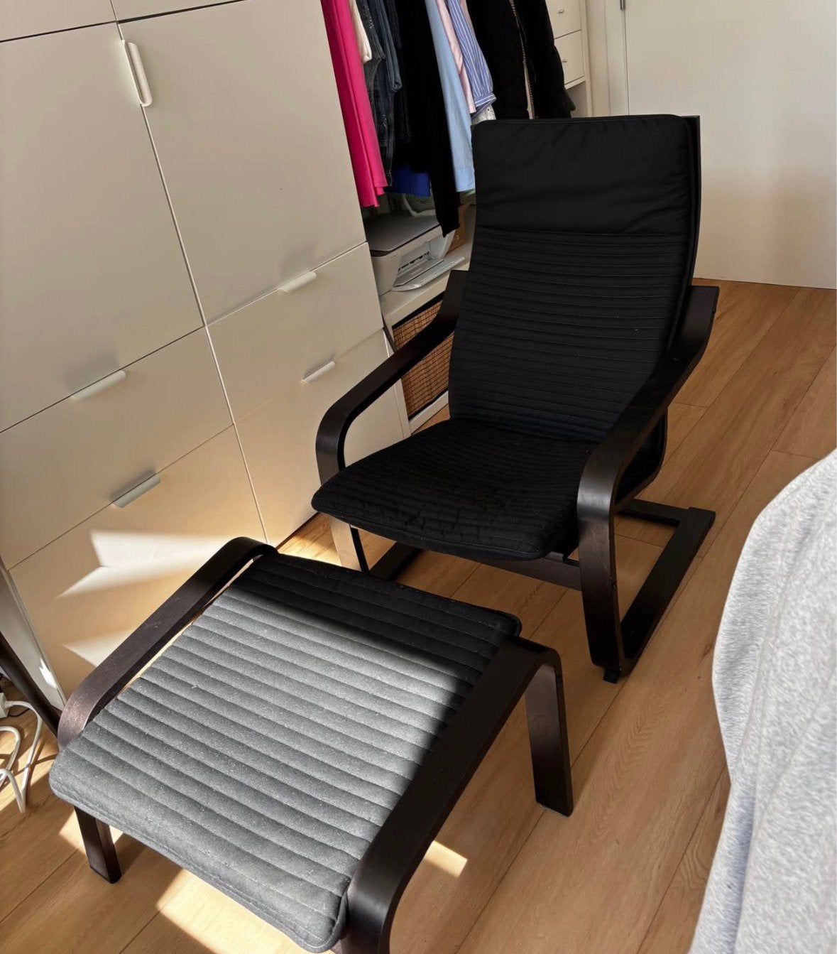 Zwarte POÄNG ikea, Ophalen, 125 tot 150 cm, Zo goed als nieuw, Stof