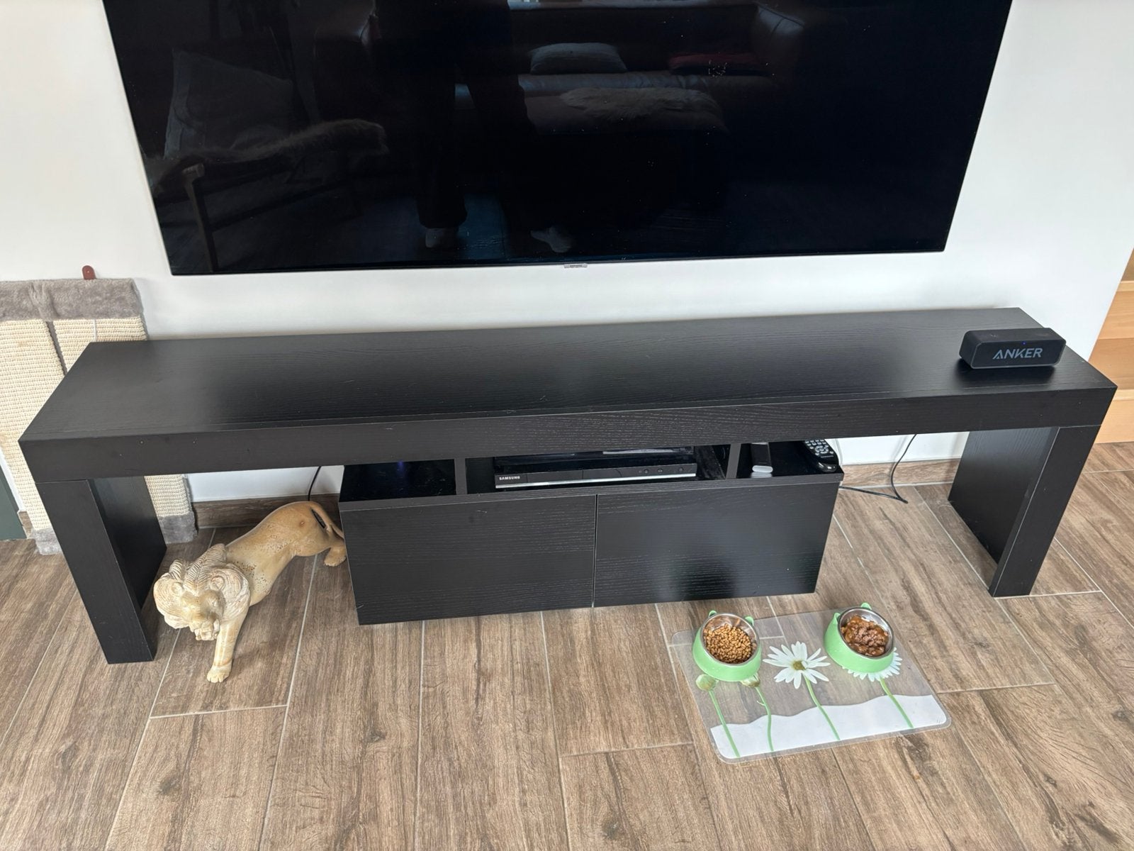 Tv kastje, Enlèvement, Neuf
