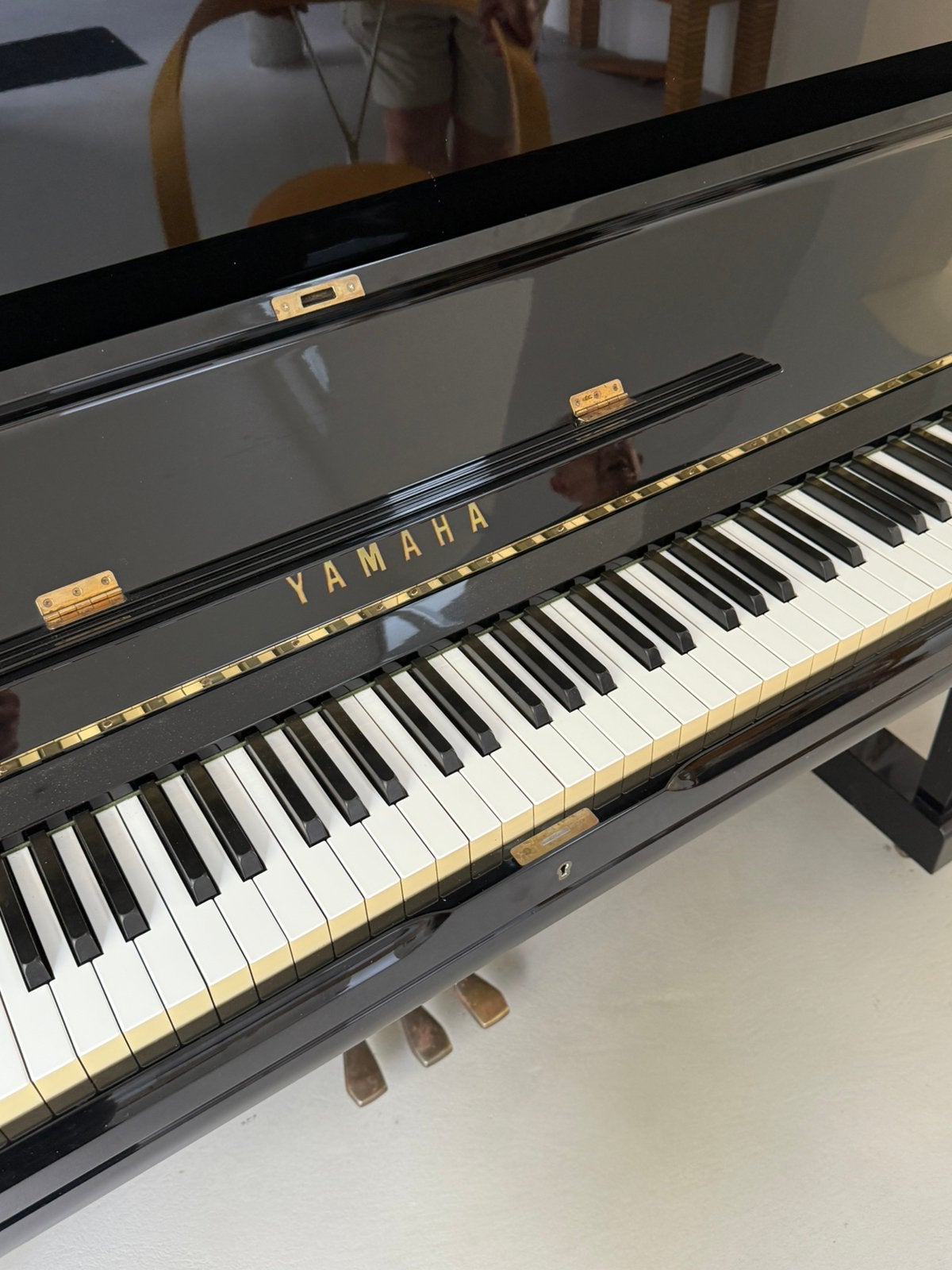 Yamaha U3 – Piano droit noir laqué – Très bel état, Brillant, Comme neuf, Enlèvement, Piano