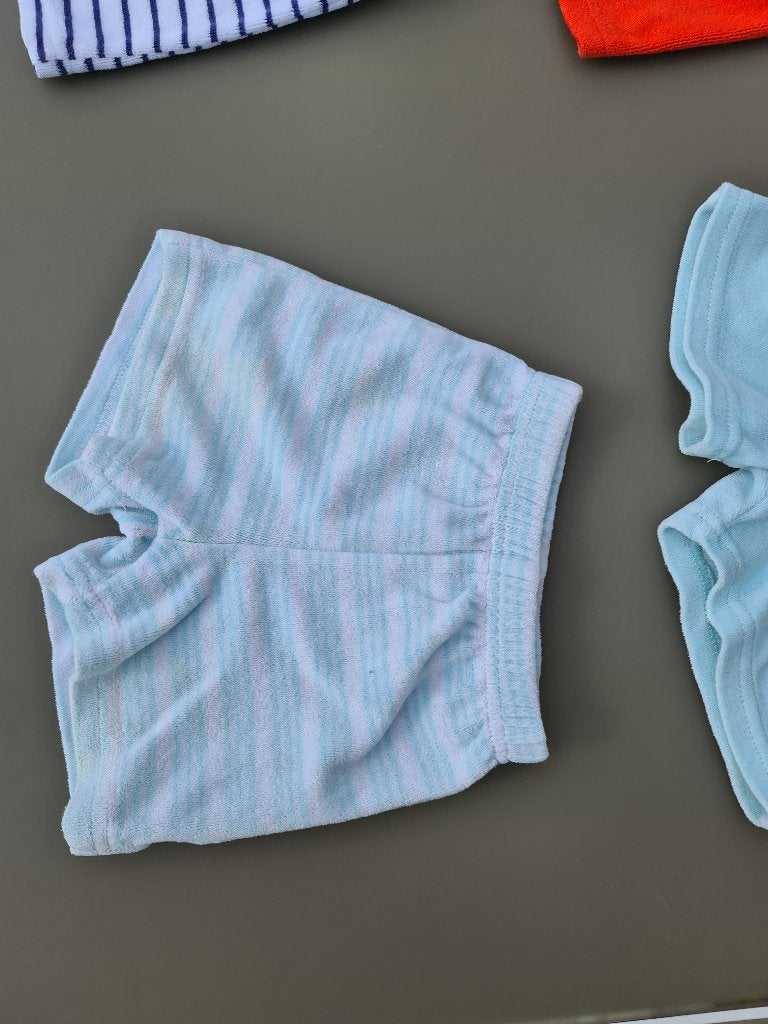 witte met groen gestreepte korte broek 74-80, Enfants & Bébés, Vêtements de bébé | Taille 74, Enlèvement, Comme neuf