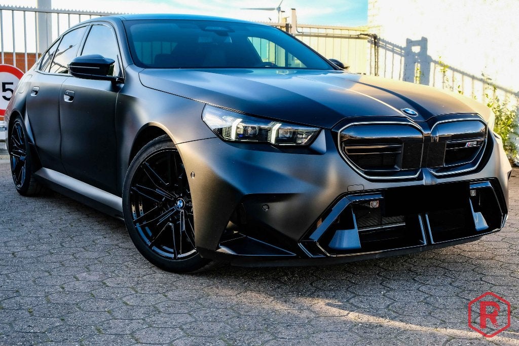 BMW M5 4.4 V8 727pk B&W 50%aftrekbaar BTWwagen Garantie, Auto's, BMW, Automaat, Euro 6, 4 cilinders, Zwart