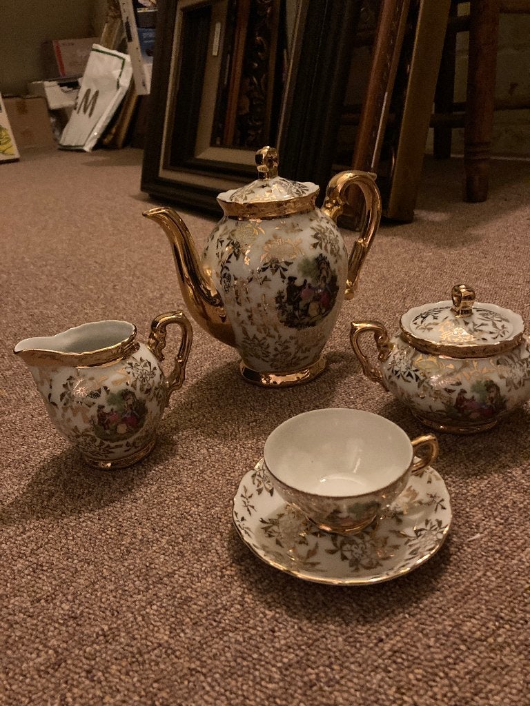 Antiek koffieservies, Ophalen
