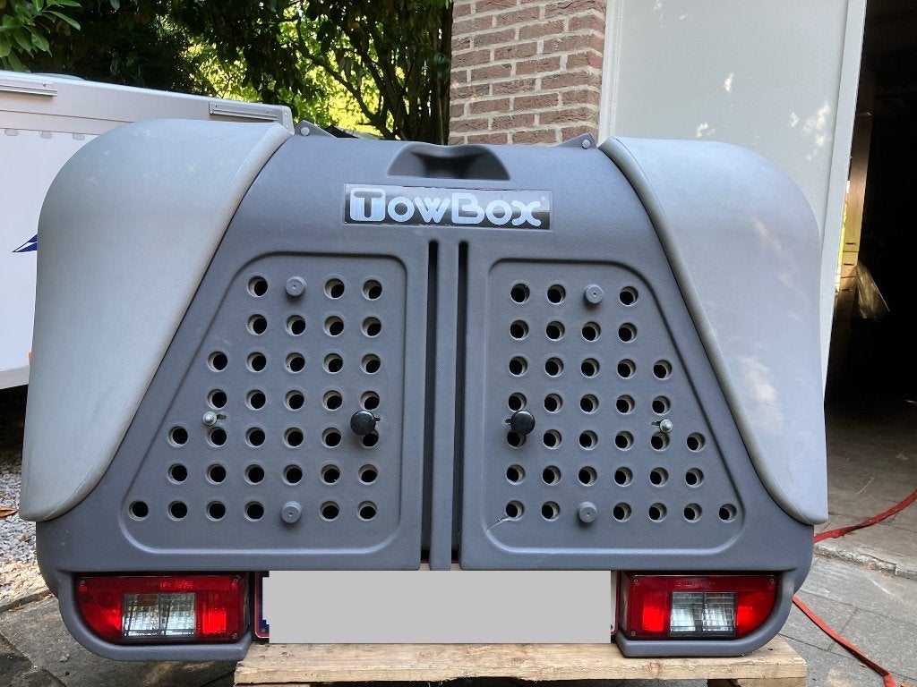 Te koop honden box op trekhaak, Ophalen, Gebruikt