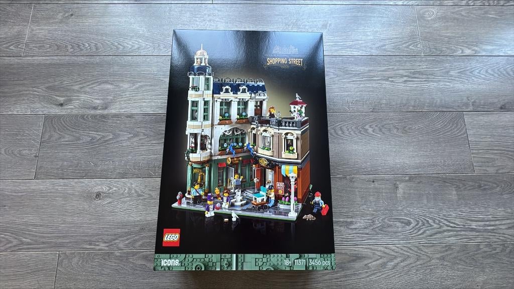 Lego Icons 11371 Winkelstraat NIEUW in Doos, Kinderen en Baby's, Speelgoed | Duplo en Lego, Nieuw, Ophalen of Verzenden, Icons