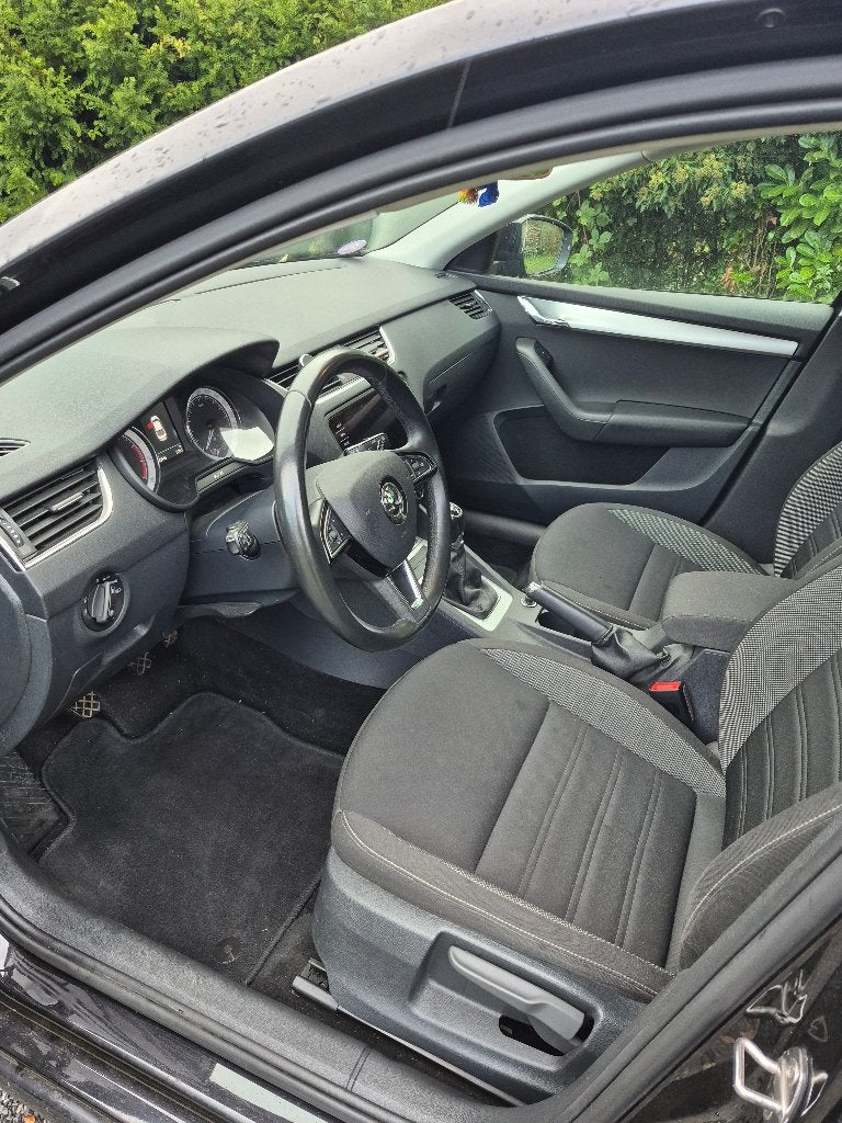 Škoda Octavia Hatchback 2020 - 70k km - État Très propre, Auto's, Voorwielaandrijving, Stof, Euro 6, Particulier
