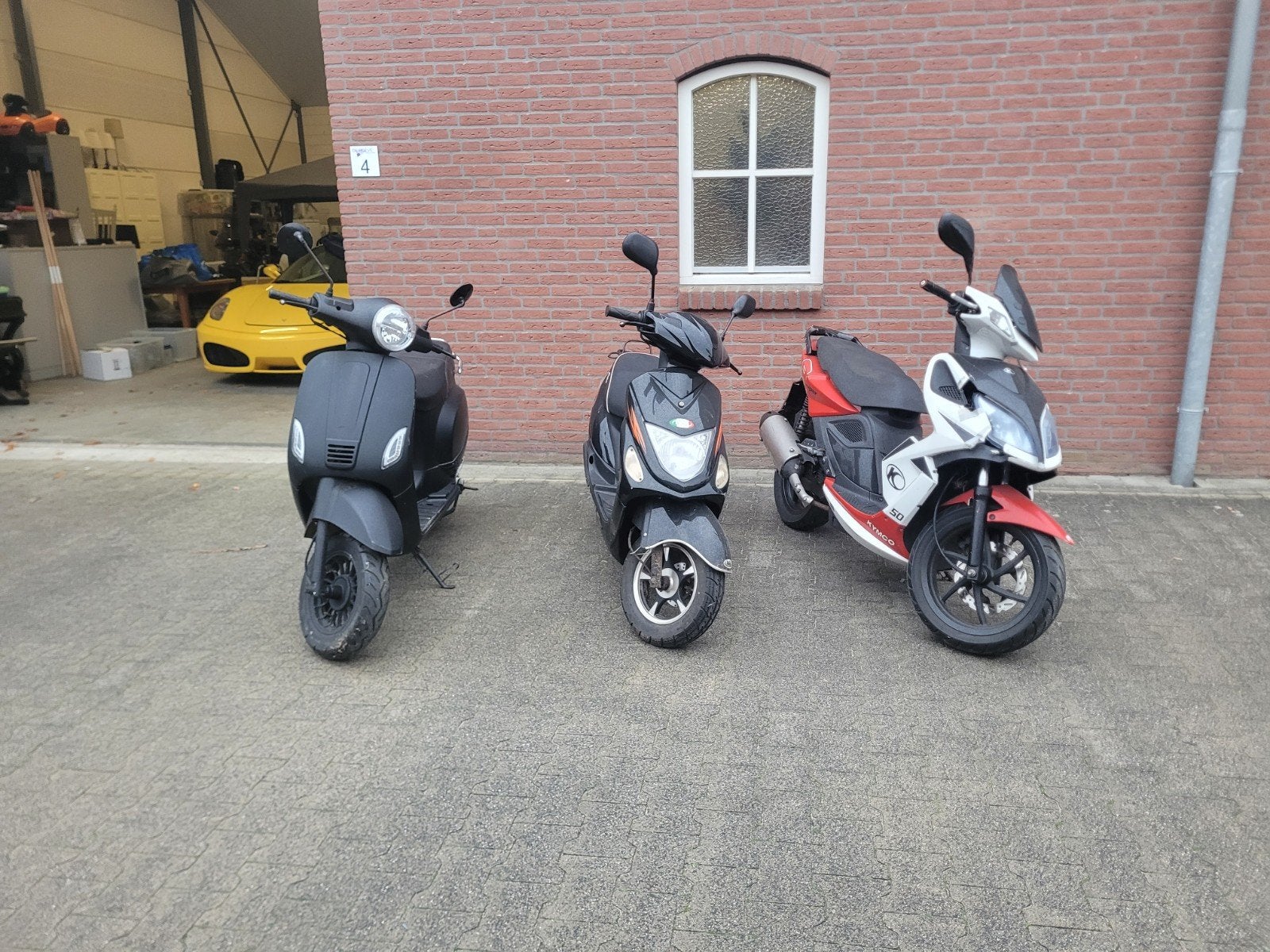 3 x 50 CC scooters merk Kymco super 8, IVA Jet & Senzol, Ophalen, Kymco