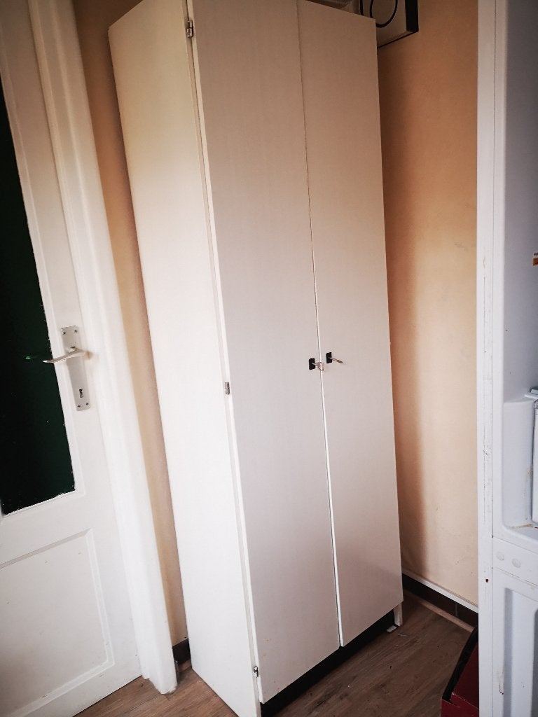 Armoire blanche avec 2 portes et étagères, Maison & Meubles, Enlèvement