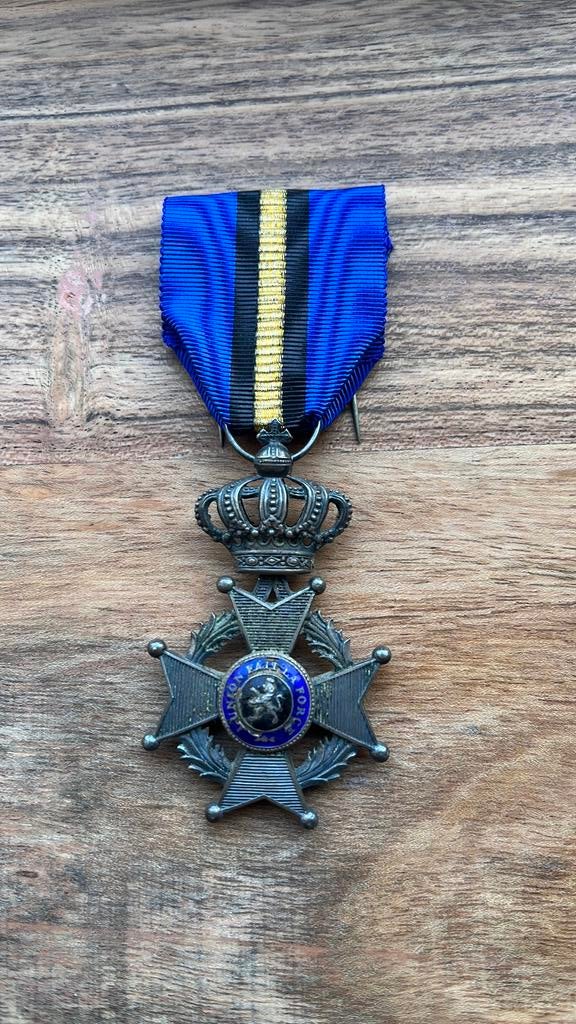 Médaille 1ière GM: Chevalier Ordre Léopold II bande dorée 1, Enlèvement ou Envoi, Ruban, Médaille ou Ailes