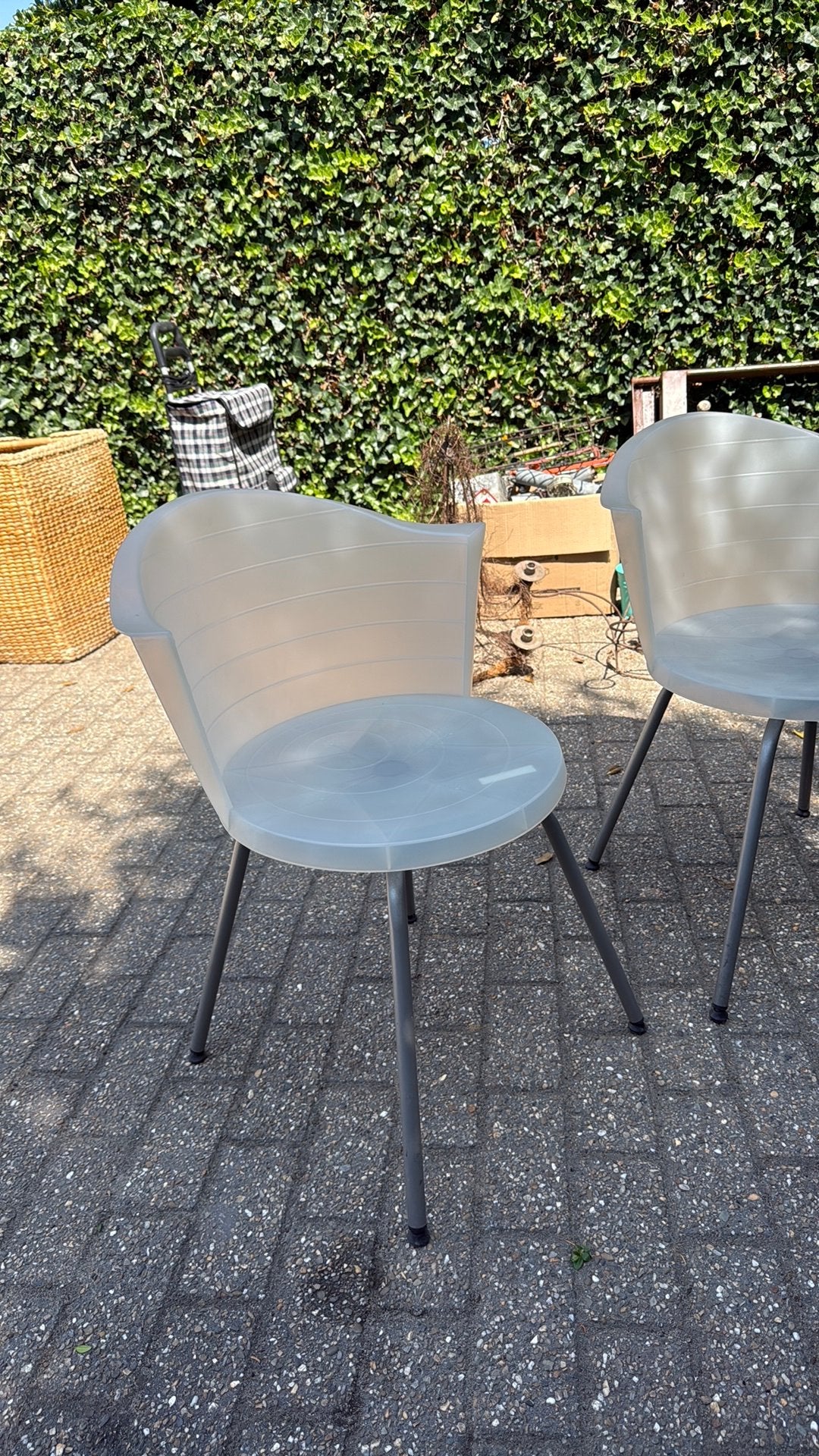 2 stoelen met plastic zitting gaat 6/8 naar kringloop, Tuin en Terras, Ophalen, Zo goed als nieuw, Plastic