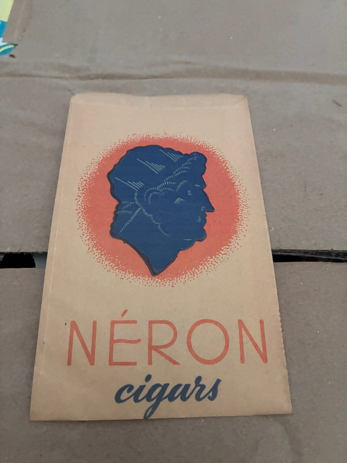 Sigarenzakje (jaren 50) Néron -Gent, Ophalen, Zo goed als nieuw