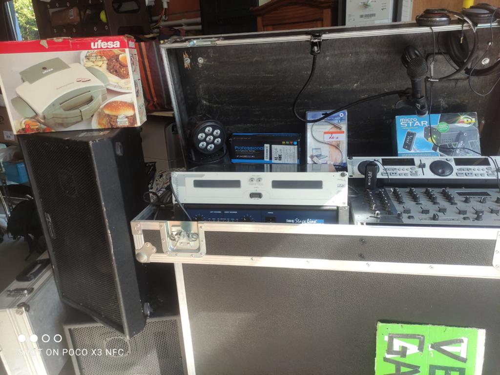 Party set 2x500 w met meubel .flightcase, Muziek en Instrumenten, Ophalen of Verzenden