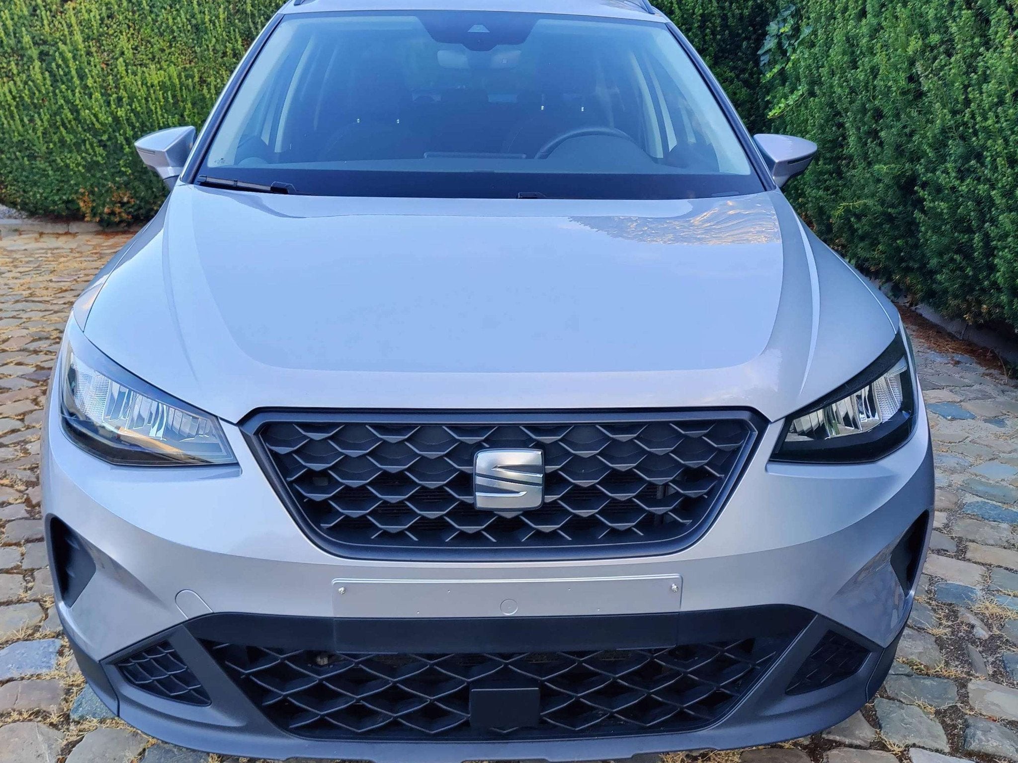 SEAT Arona Arona 1.0 TSI Style, Argent ou Gris, Entreprise, Boîte manuelle, 5 portes