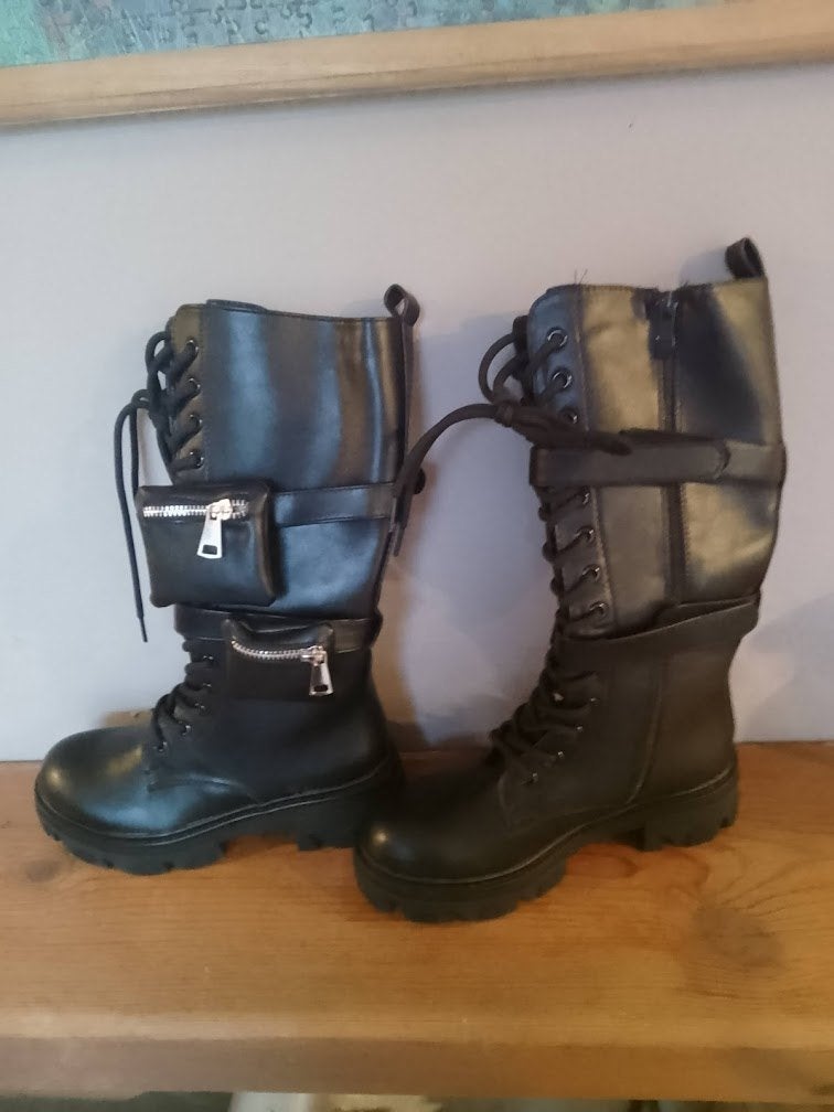 bottines la bottine souriante, Neuf, Enlèvement ou Envoi, Boots et Botinnes, La bottine souriante