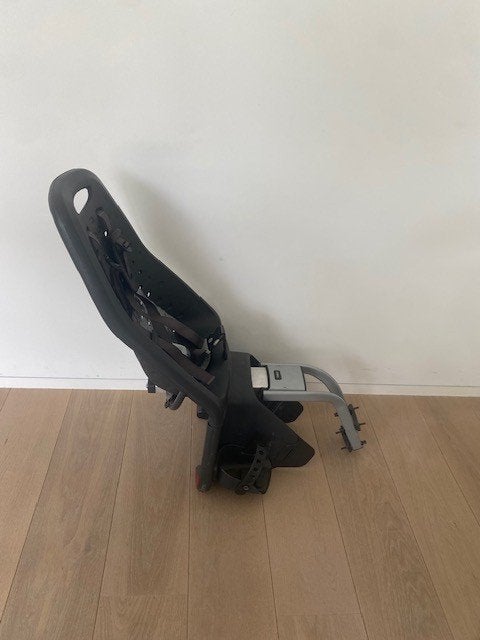 Fietsstoeltje YEPP Thule Maxi zwart met Maxi Easyfit adapter, Fietsen en Brommers, Ophalen, Achterzitje, Yepp (Thule), 9 t/m 18 kg