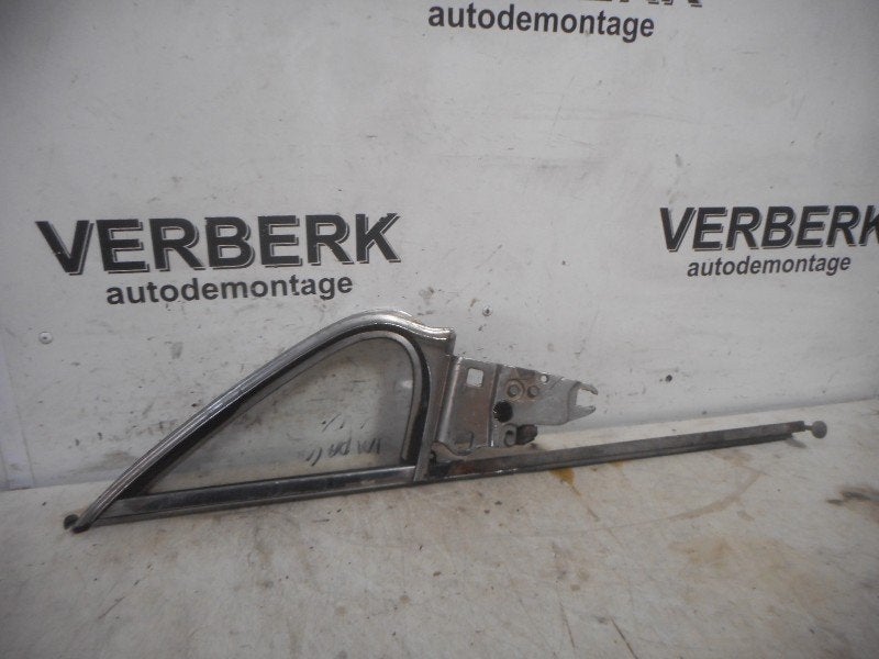 VITRE CUSTODE AVANT DROIT Chevrolet USA Impala (01-1970/-), Chevrolet, General Motors Germany GmbH, Utilisé, Chevrolet.europe@gm.com