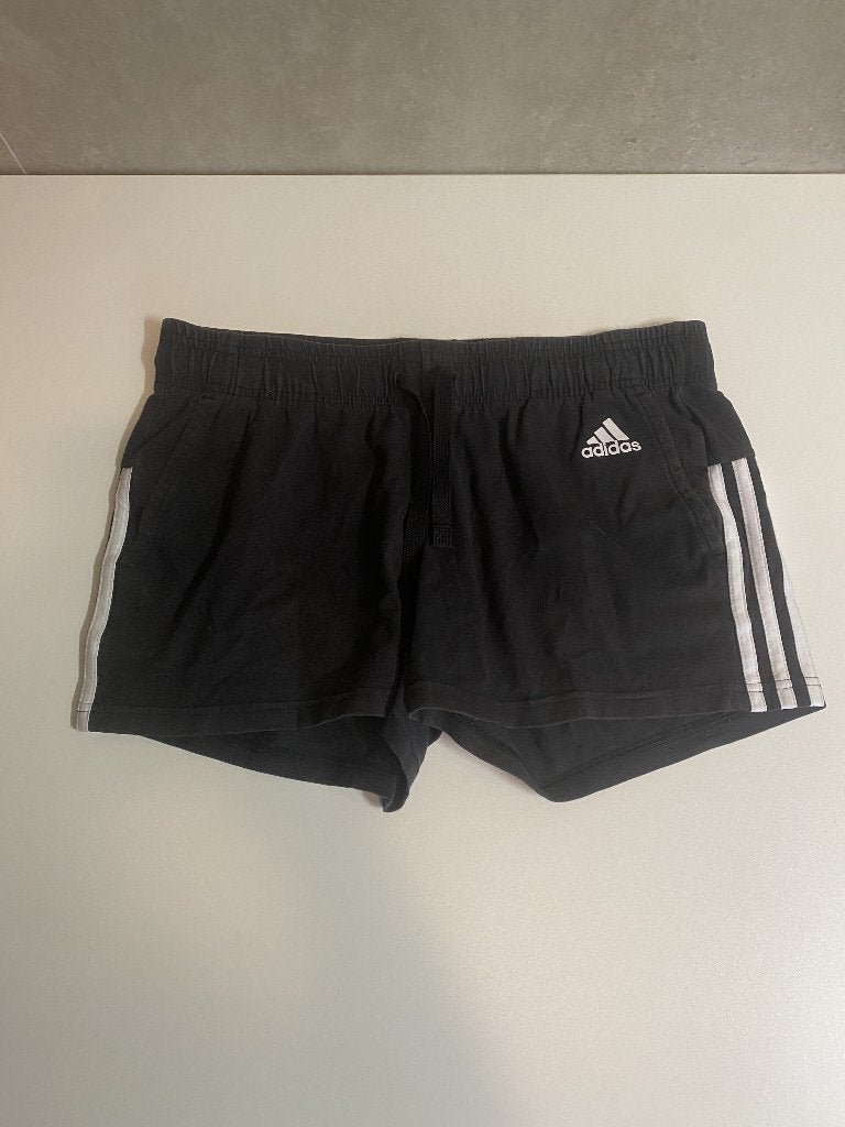 Adidas short maat XS, Kleding | Dames, Adidas, Zwart, Ophalen of Verzenden, Zo goed als nieuw