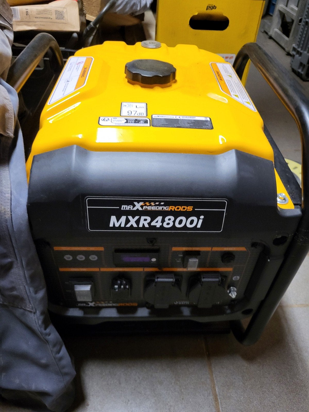 Groupe électrogène 3800W utilisé 2h garantie 30. 08.2028, Ophalen, Benzine, Nieuw, Geluidgedempt
