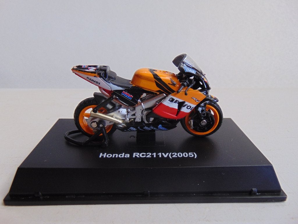 Model Motor Honda RC211V - 2005 - Rider Max Biaggi -1/32, Hobby en Vrije tijd, Modelauto's | 1:32, Ophalen of Verzenden, Zo goed als nieuw