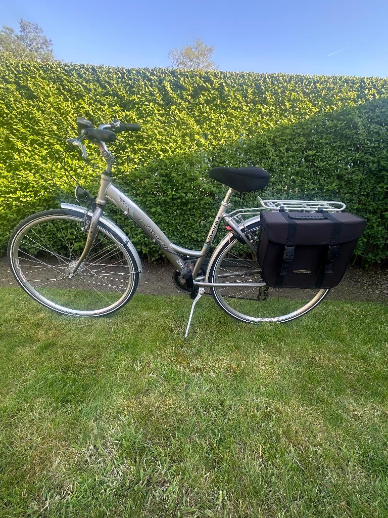 Damesfiets in uitstekende staat!, Fietsen en Brommers, Velgrem, 47 tot 50 cm, Versnellingen, Zo goed als nieuw