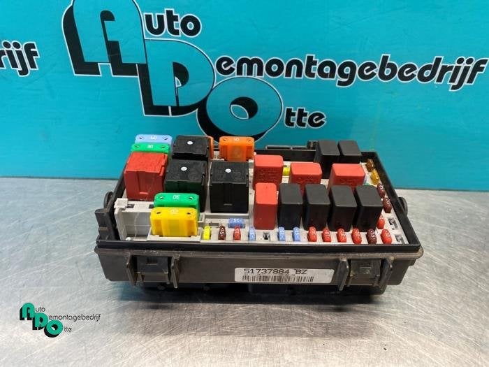 Boîte à fusibles d'un Fiat Punto Grande (Punto Grande 07-), -, 3 mois de garantie, Utilisé, Fiat