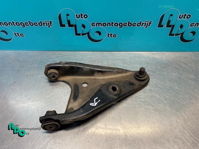 Draagarm rechts-voor van een Dacia Sandero (Sandero 1 08-), Auto-onderdelen, Dacia, Gebruikt, -, -