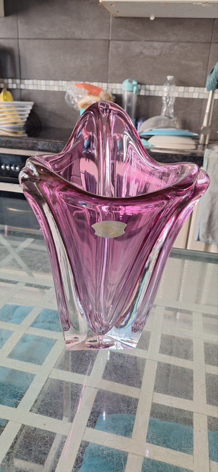 Grand vase val saint lambert, Enlèvement
