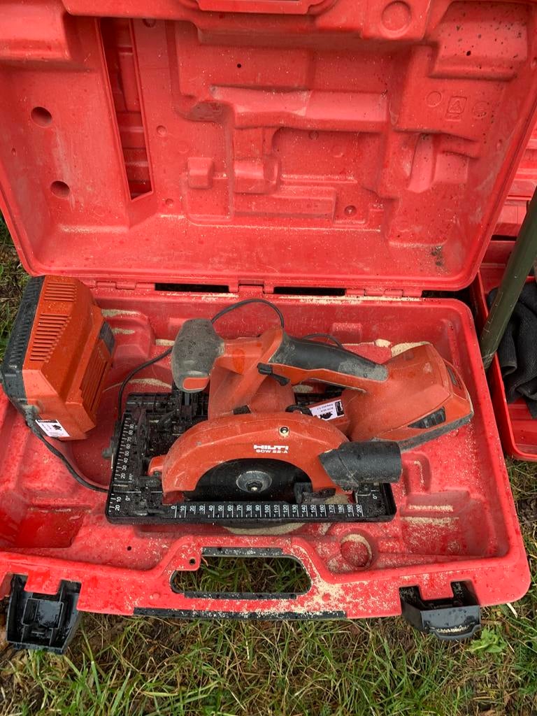 Hilti zaagmachine, Ophalen, Zo goed als nieuw