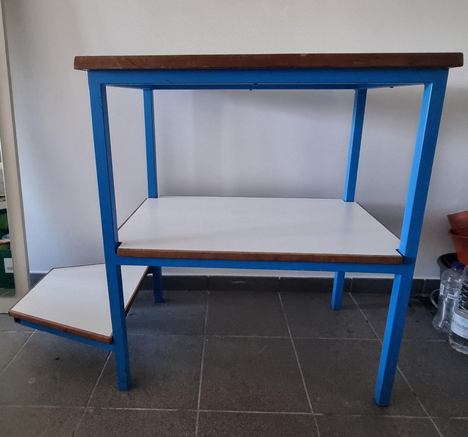 Établi/ table de travail en métal bleu., Enlèvement, Utilisé, Moins de 70 cm
