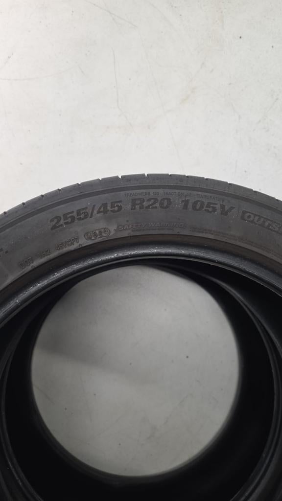 2x Kumho Zomerbanden 255/45 R20 105V XL – Zo goed als nieuw, Auto-onderdelen, Banden en Velgen, Ophalen, Gebruikt, 255 mm, Band(en)