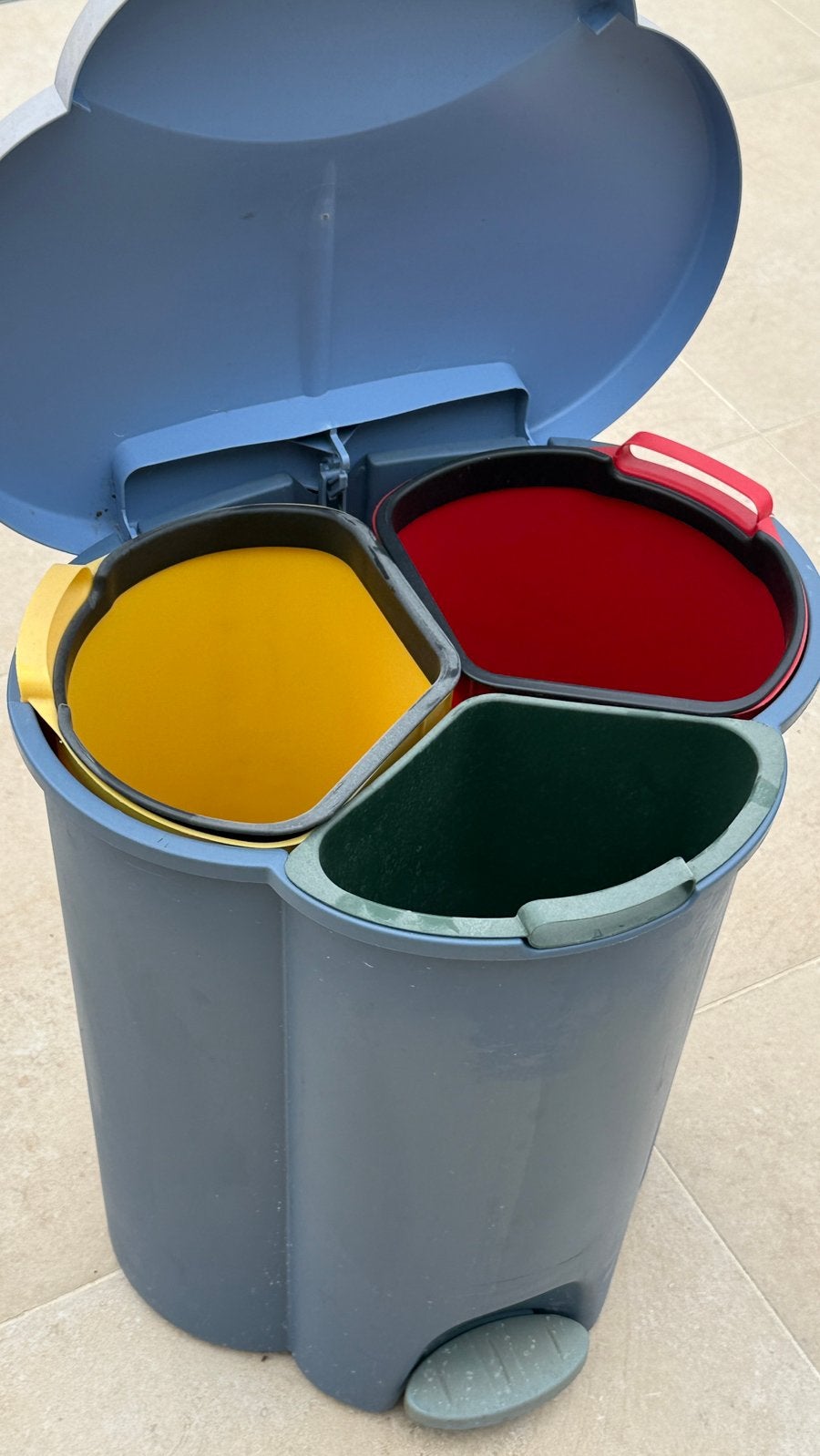 Poubelle Curver de tri sélectif 3 conteneurs 40L, 50 – 75, À pédale, Synthétique, Enlèvement
