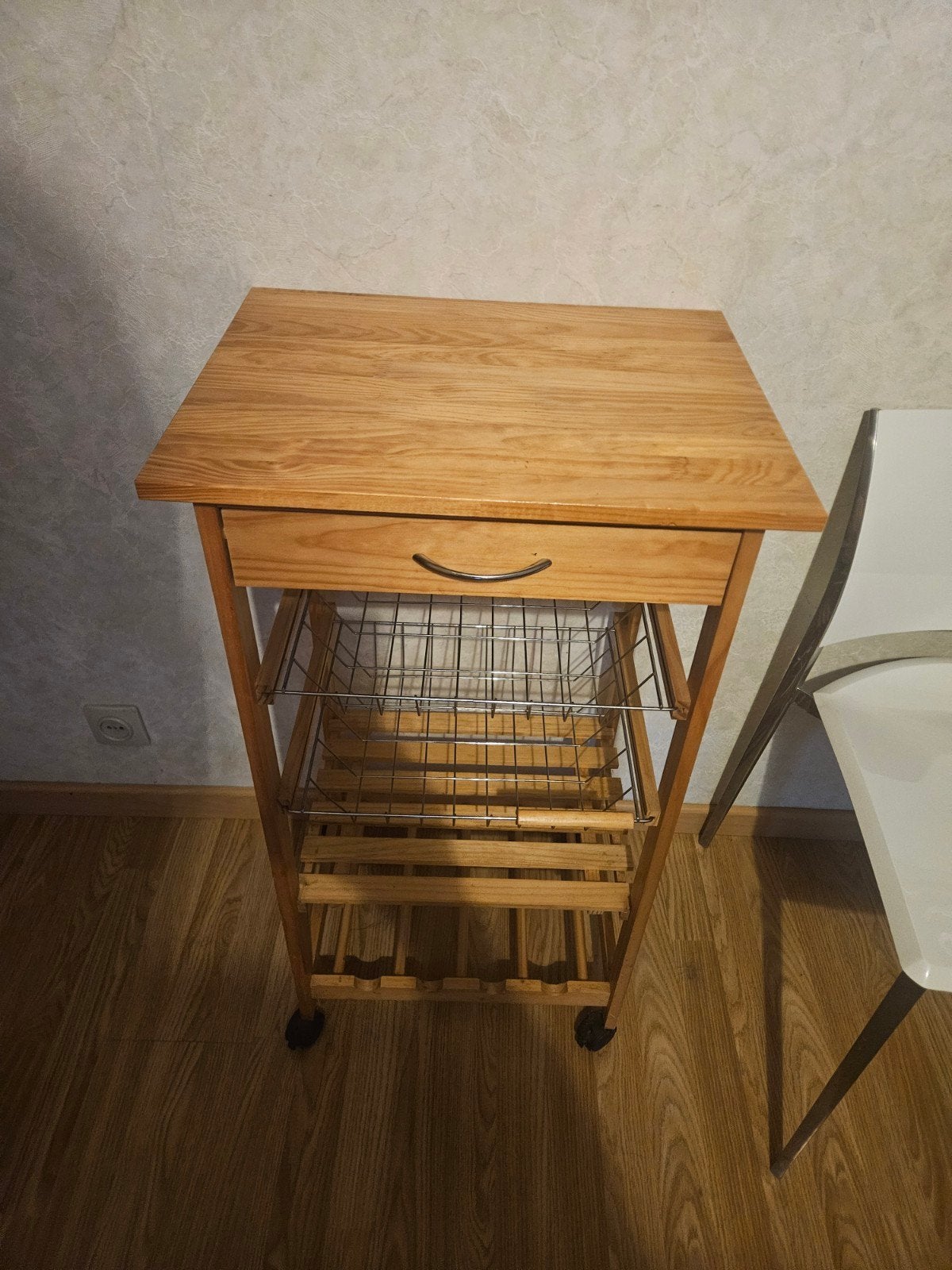 keuken rekje op wieltjes mooie staat, Huis en Inrichting, Ophalen