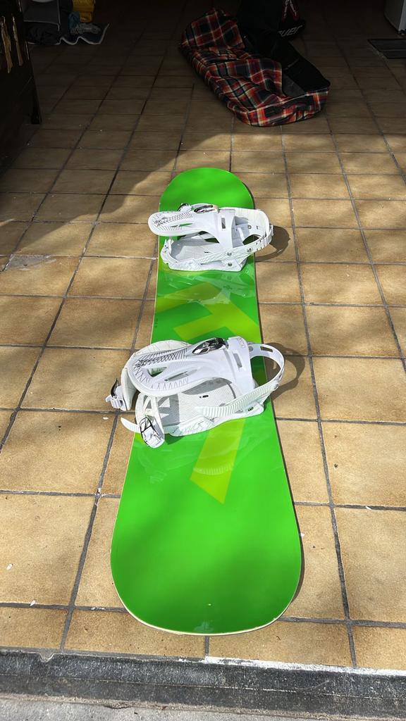 Snowboard // merk: YES + opbergtas//  Burton, Ophalen, Zo goed als nieuw, Board