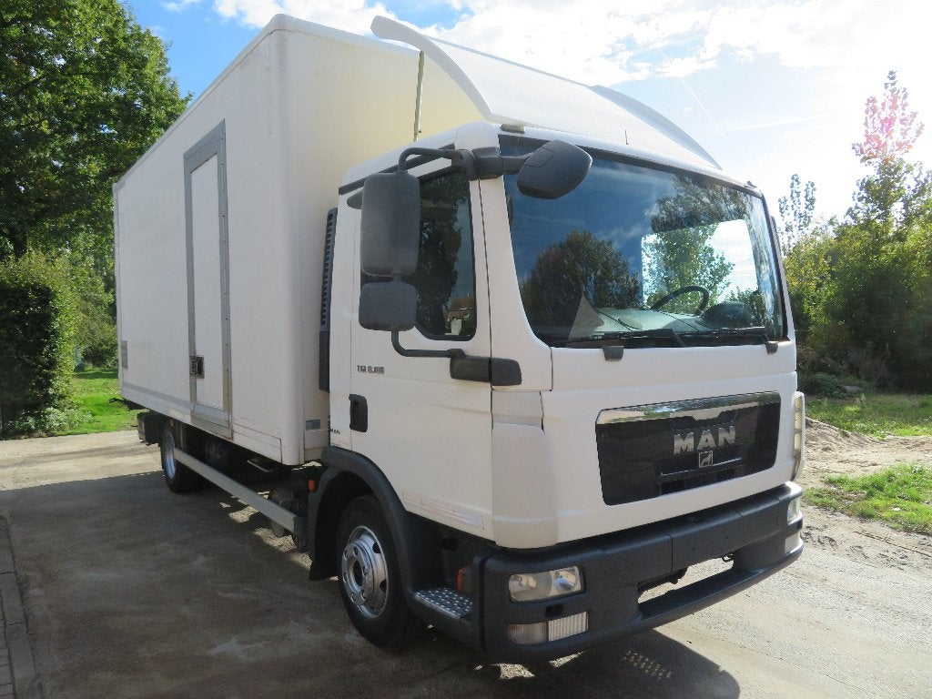 MAN TGL.8.180 Bakwagen - 332.345km - 2011 - €5, Auto's, Euro 5, Zwart, 4 cilinders, MAN
