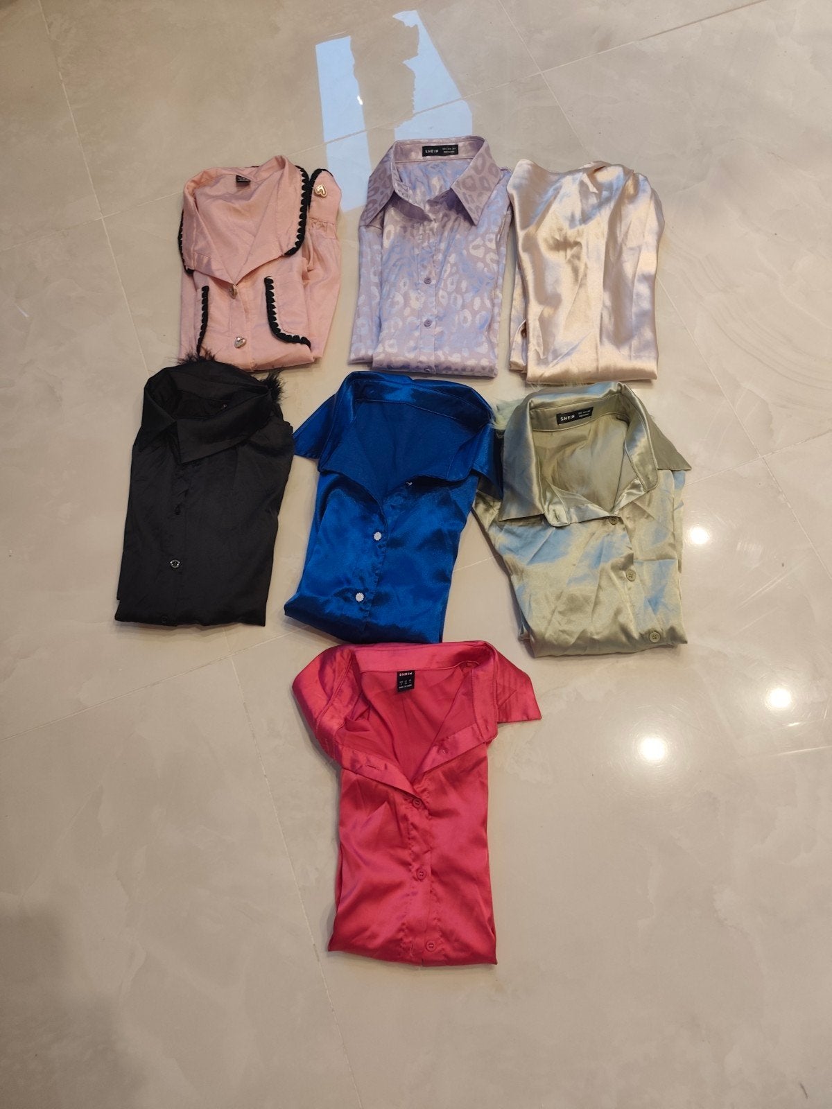 Set van 7 zijden en effen blouses. Uitstekende conditie. S, Kleding | Dames, Dames-kledingpakketten, Ophalen of Verzenden, Zo goed als nieuw