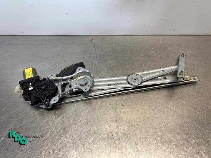 Mécanique vitre 4portes avant droite d'un Nissan Note (Note, -, 3 mois de garantie, Utilisé, -