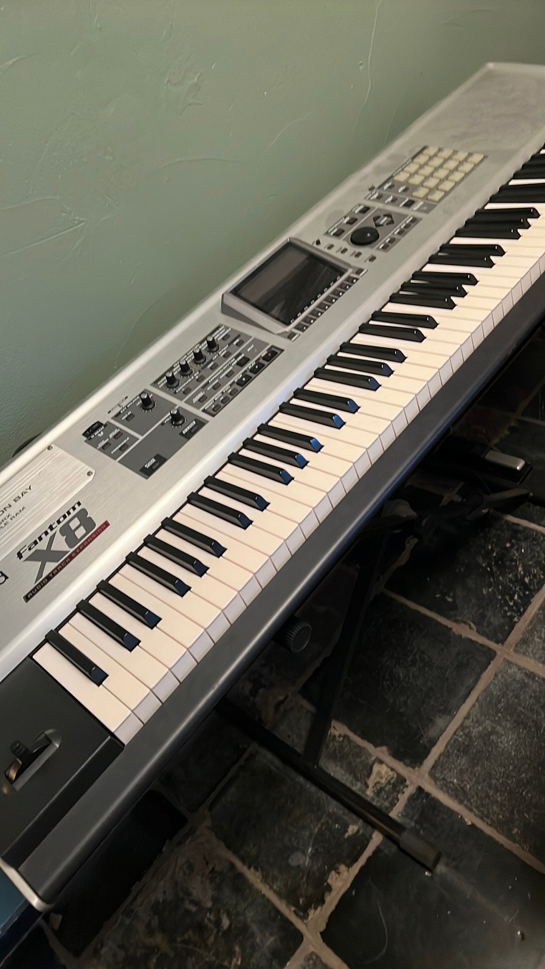 Roland Fantom X8, Ophalen, Roland