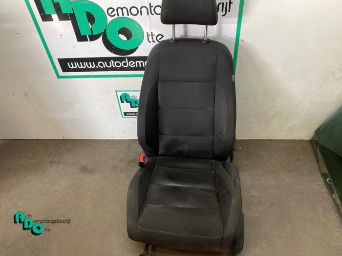 Stoel links van een Volkswagen Golf (Golf 09-), Auto-onderdelen, Interieur en Bekleding, Volkswagen, Gebruikt, 3 maanden garantie