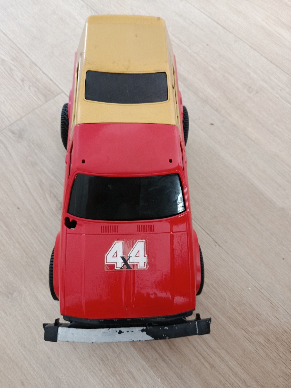 Nikko Toyota Hilux 1/10, Afstandsbediening