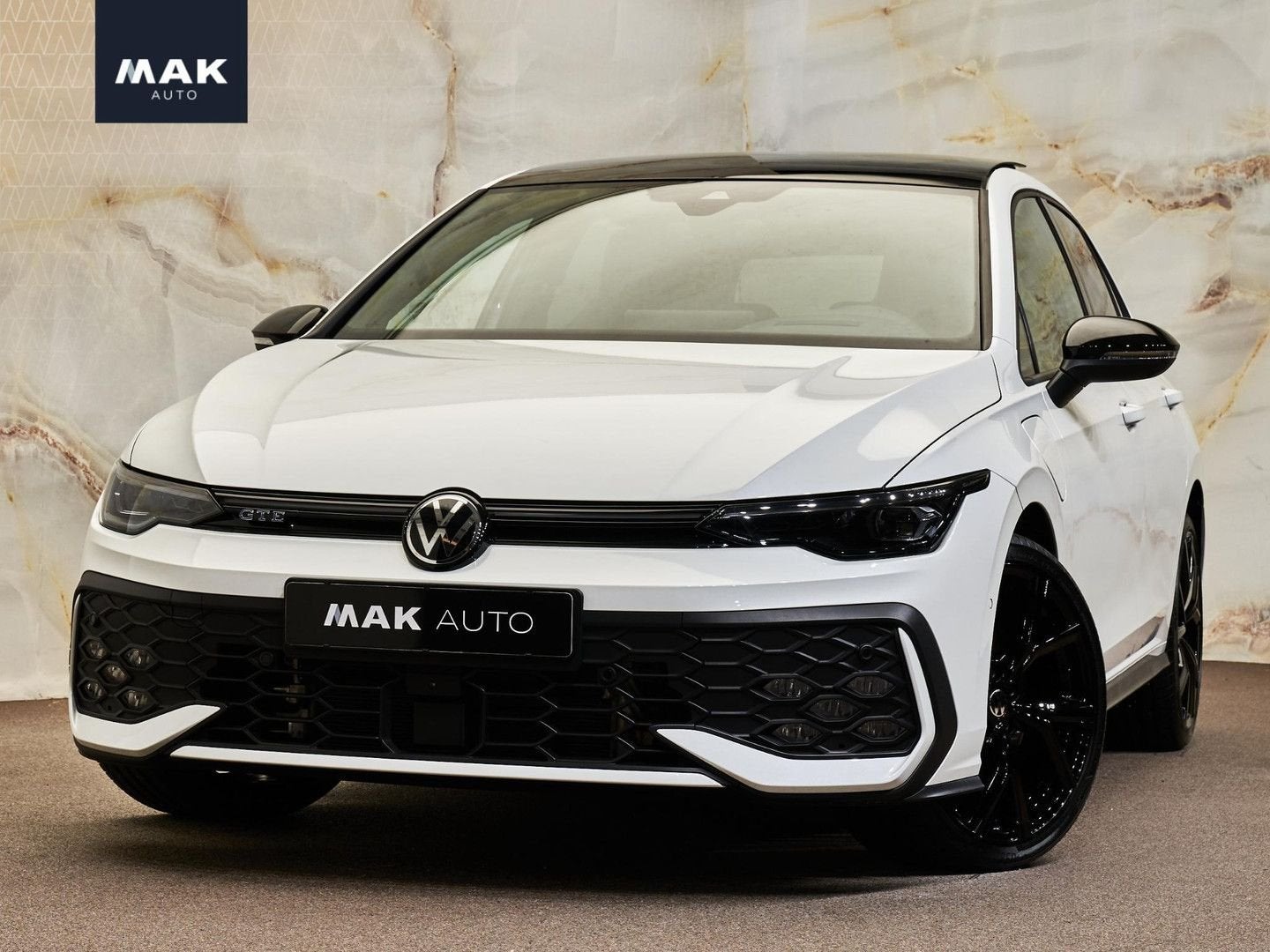 Volkswagen Golf 1.5 eHybrid GTE , pano, 19", Leder Vienna, t, Automaat, Zwart, Adaptive Cruise Control, Bedrijf